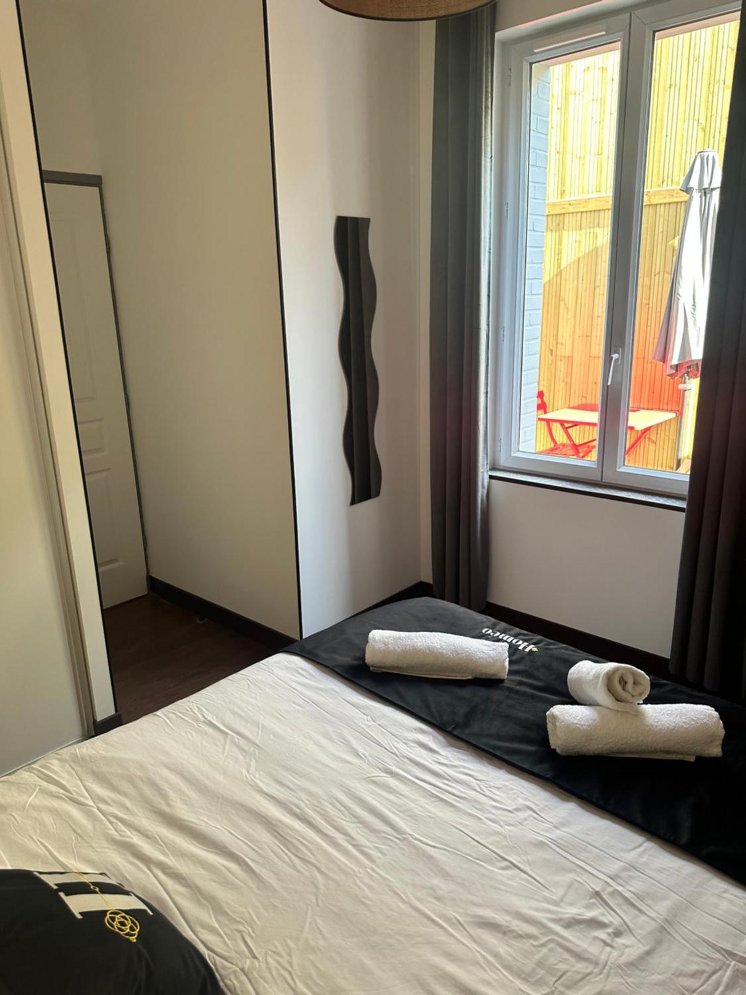 Le Cosy Charmeur Climatise Avec Patio Apartment Tours Exterior photo